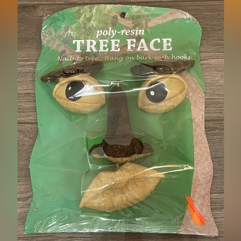 Tree Face Decor Outdoor Poly-Resin Tree Face with Eyes, Nose, & Lips New